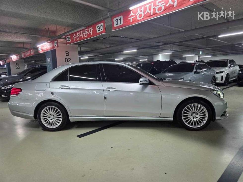 Mercedes-Benz E-klasse — miniaturë 3