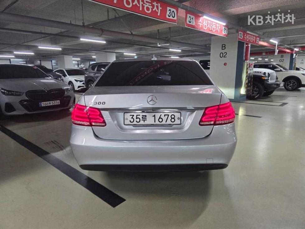 Mercedes-Benz E-klasse — miniaturë 5
