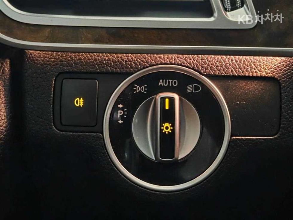 Mercedes-Benz E-klasse — miniaturë 17