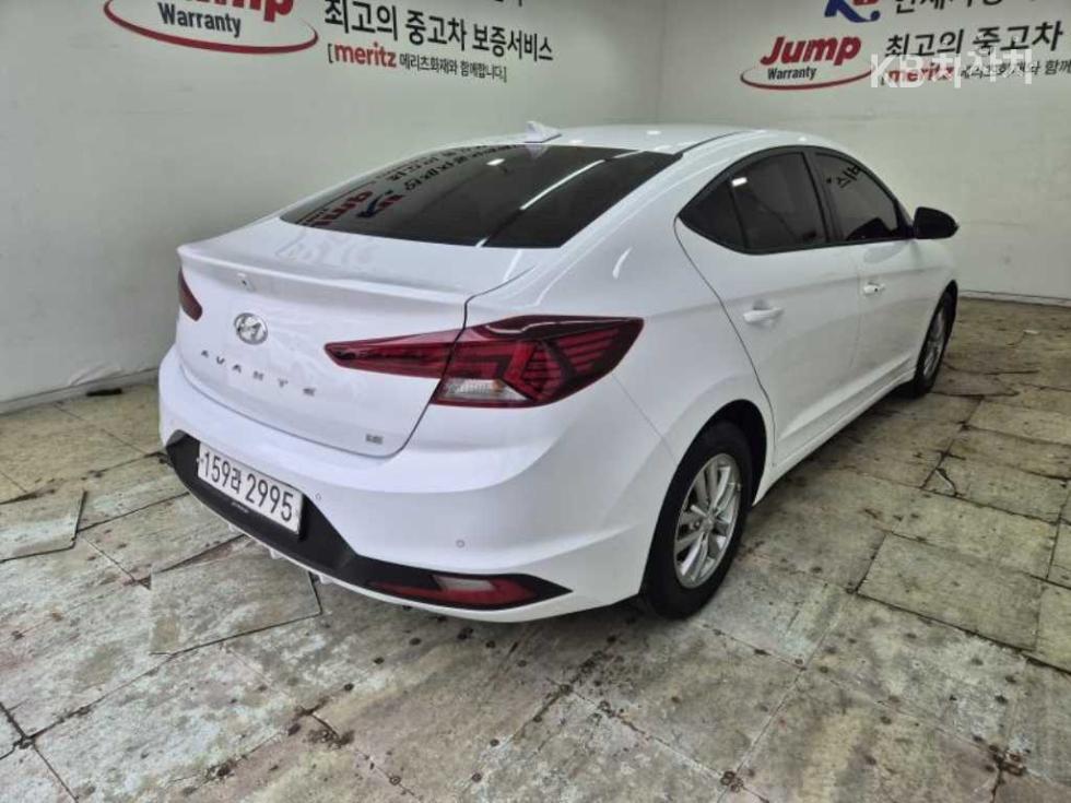 Hyundai Avante — miniaturë 4