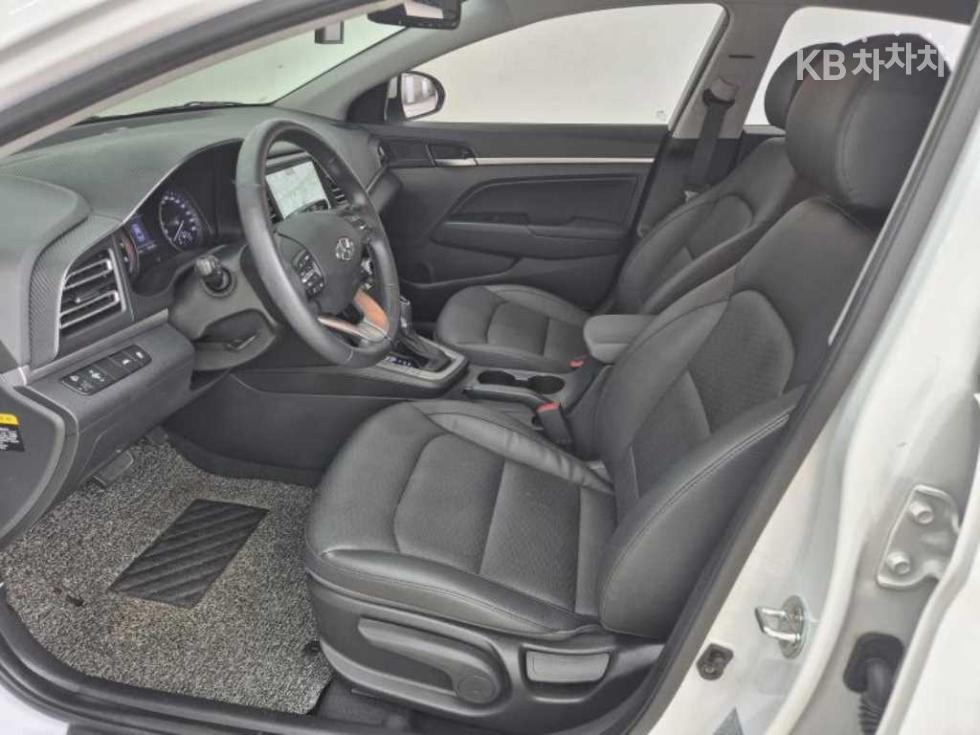 Hyundai Avante — miniaturë 5