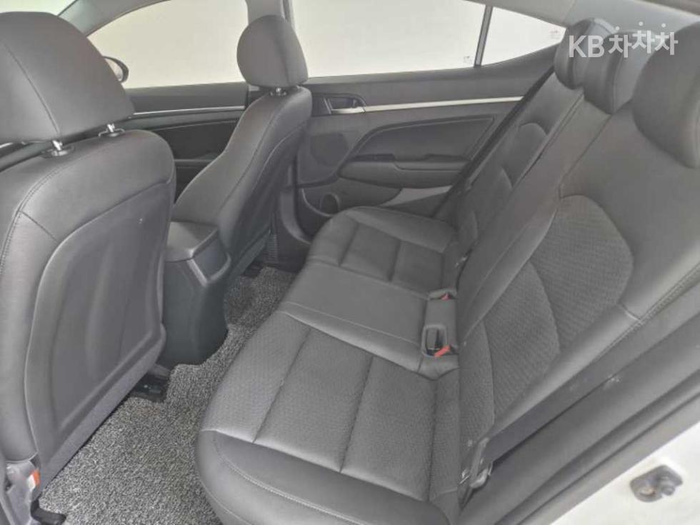 Hyundai Avante — miniaturë 6