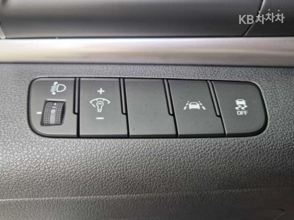 Hyundai Avante — miniaturë 17