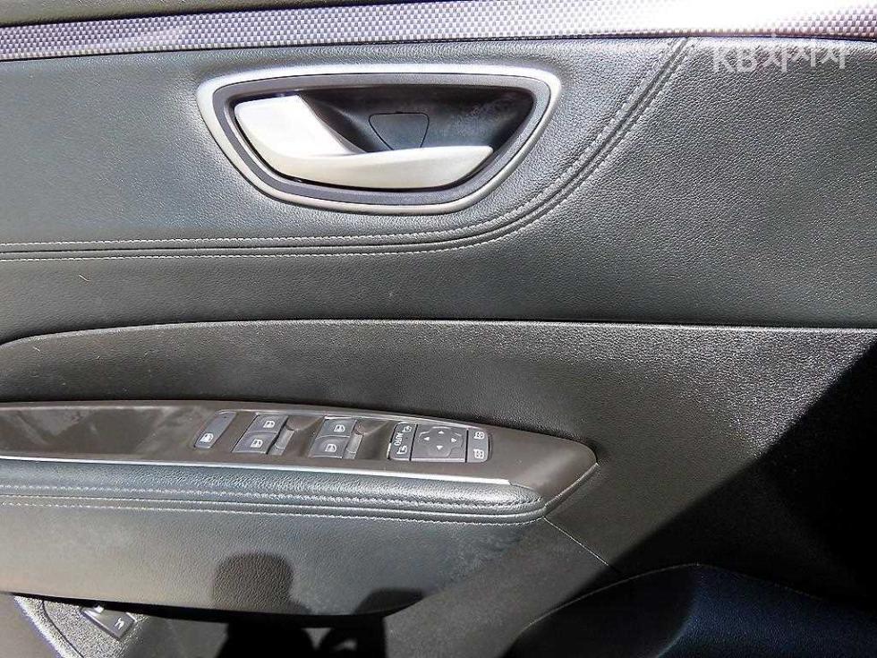 Renault SM6 — miniaturë 11