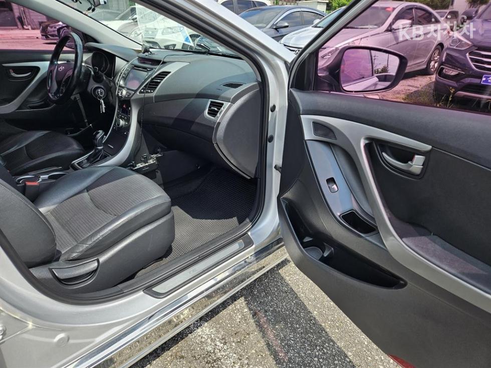 Hyundai Avante — miniaturë 4