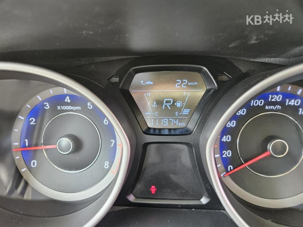 Hyundai Avante — miniaturë 15