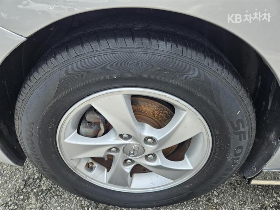 Hyundai Avante — miniaturë 18