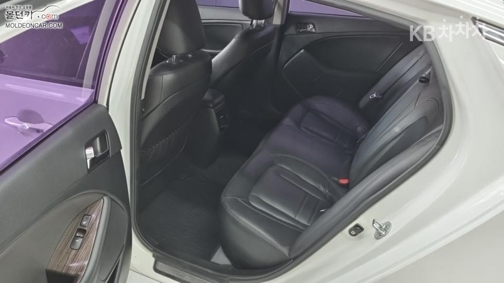Kia K5 — miniaturë 10