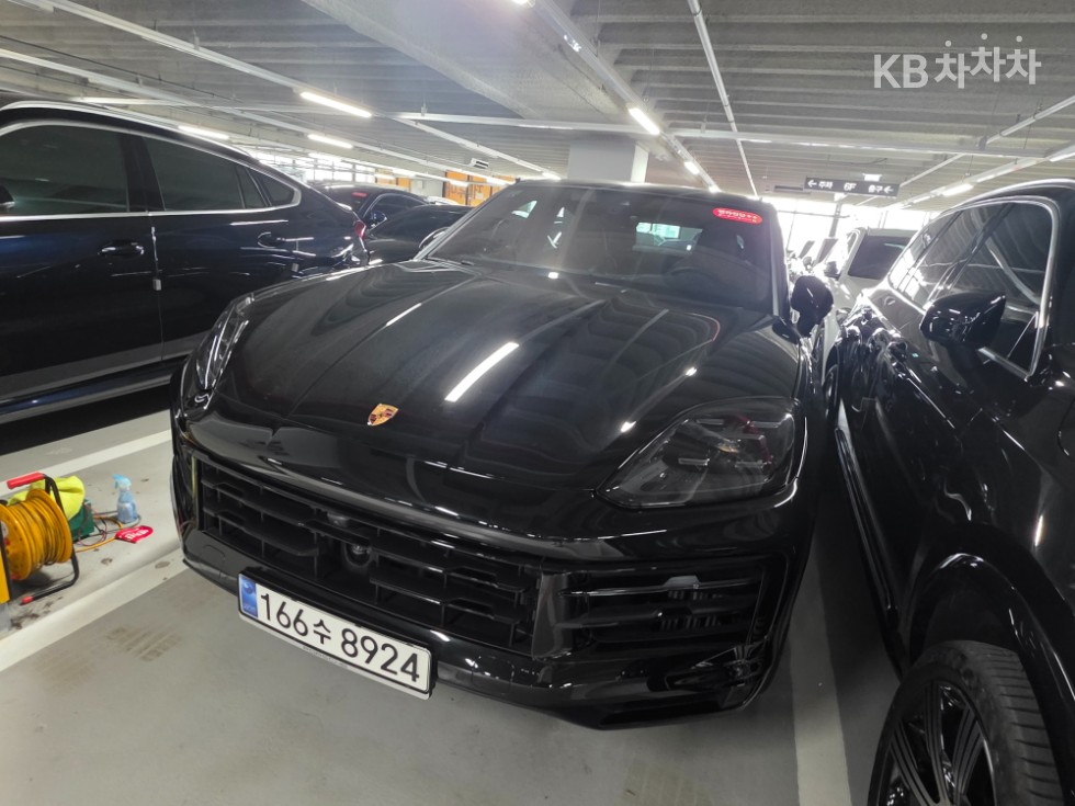 Porsche Cayenne — miniaturë 2