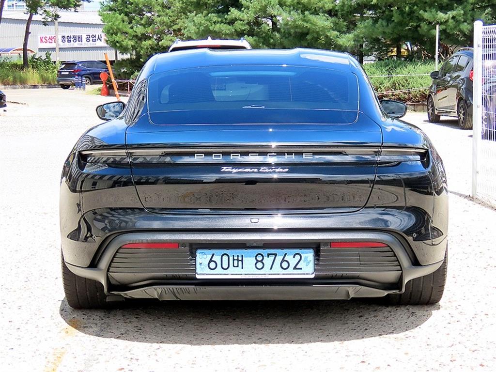 Porsche Taycan — miniaturë 4