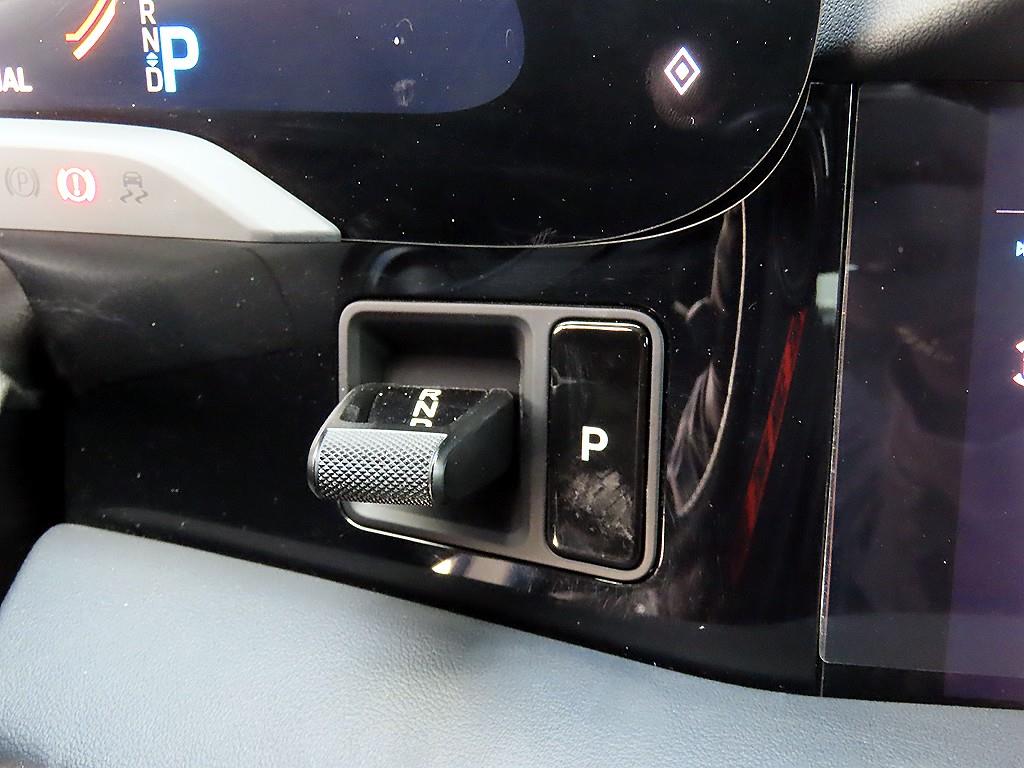 Porsche Taycan — miniaturë 10