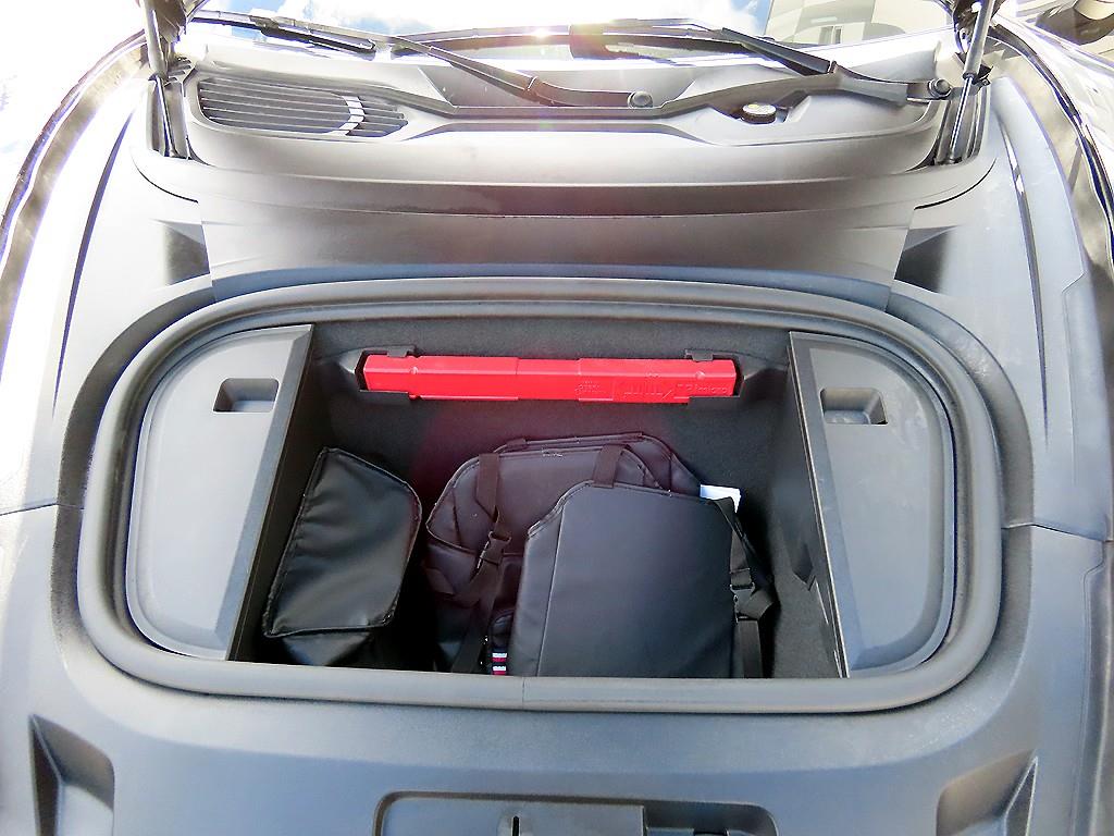 Porsche Taycan — miniaturë 19