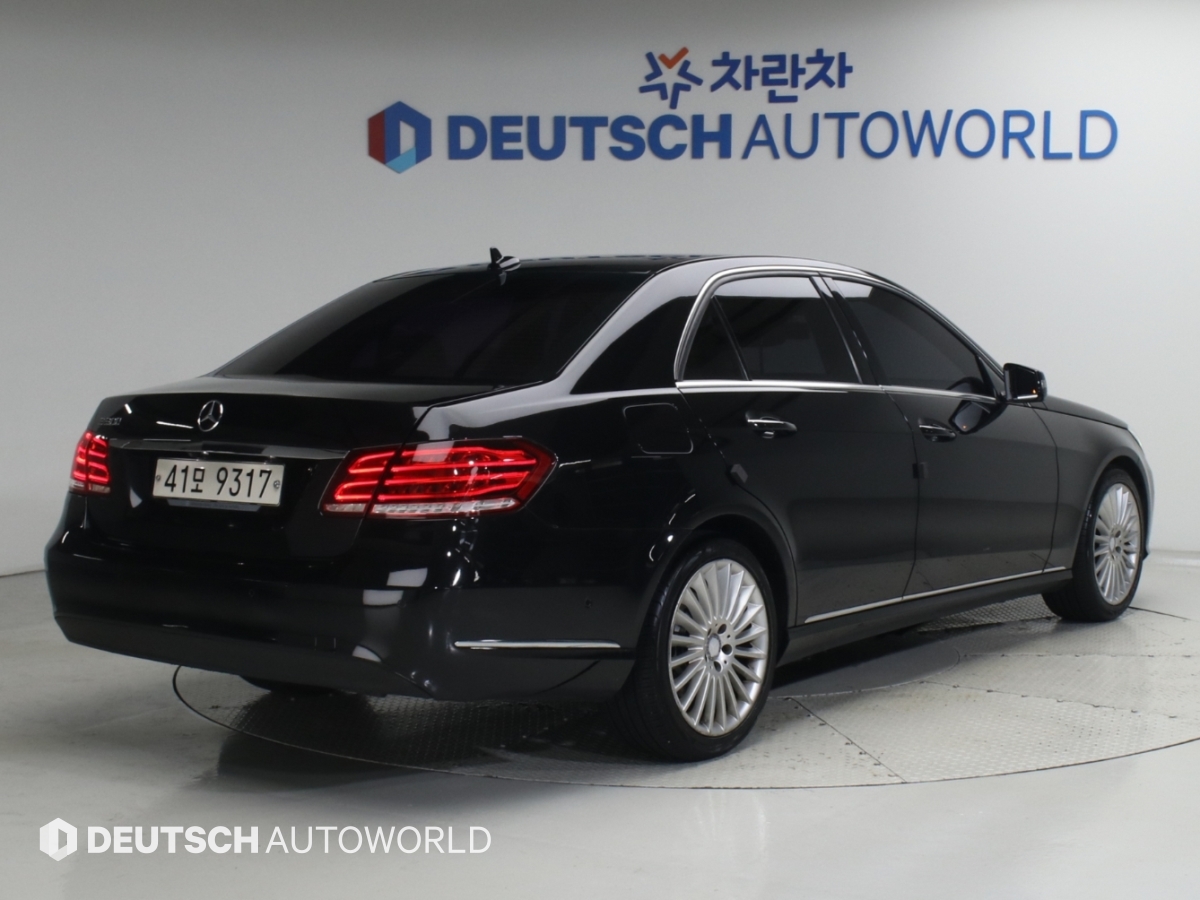 Mercedes-Benz E-klasse — miniaturë 2
