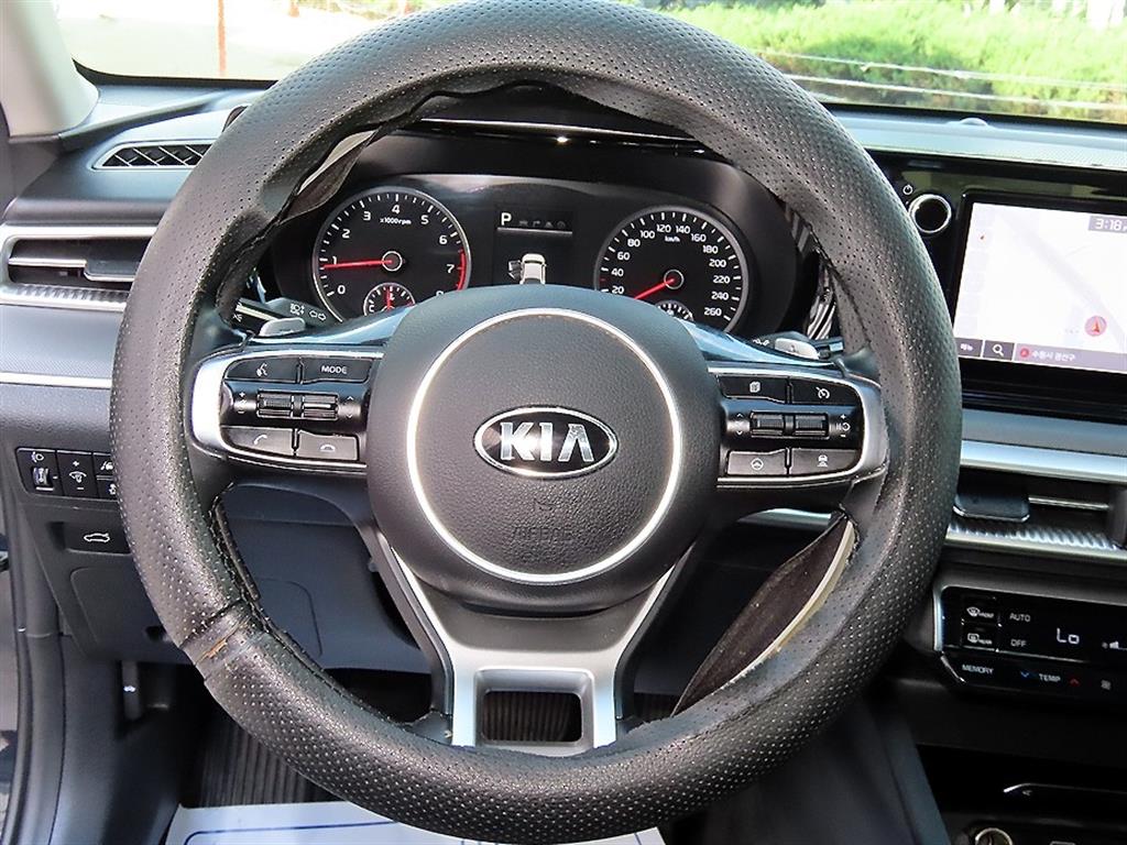 Kia K5 — miniaturë 8