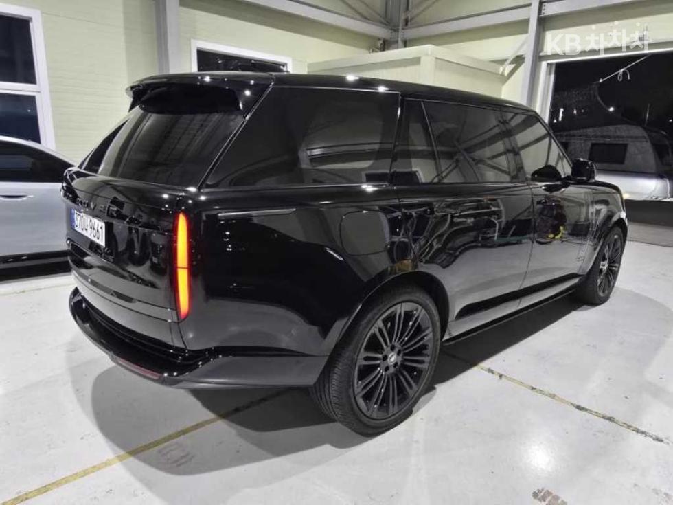 Land Rover Range Rover — miniaturë 2
