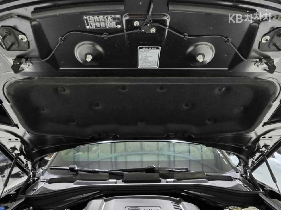 Land Rover Range Rover — miniaturë 17