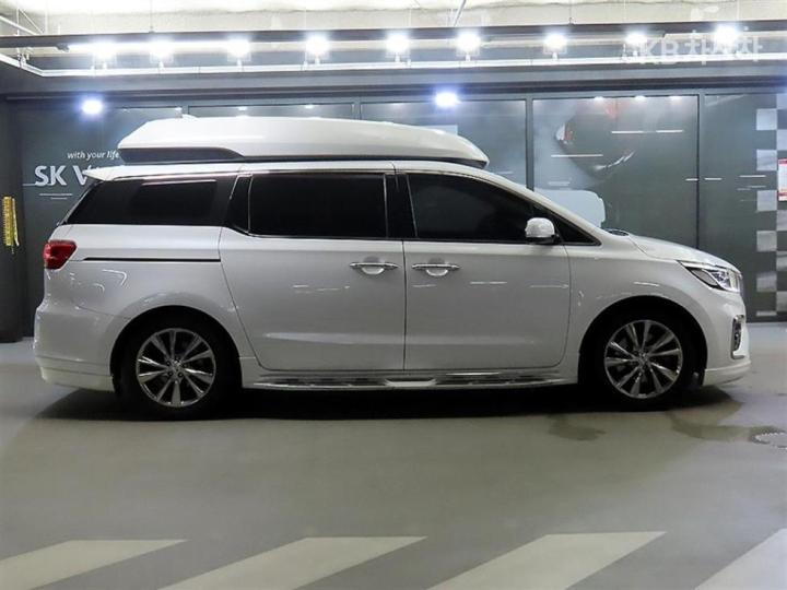Kia Carnival — miniaturë 3