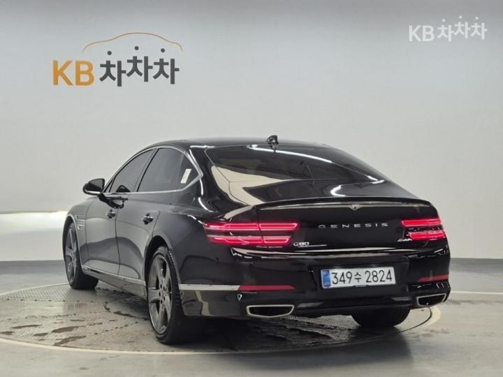 Genesis G80 — miniaturë 2