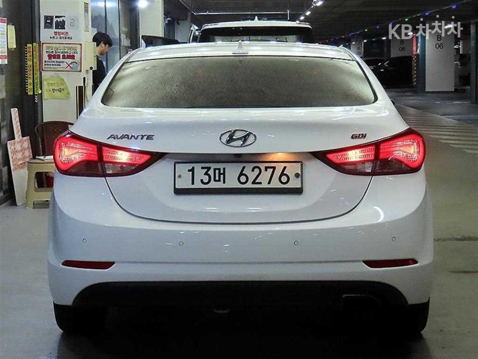 Hyundai Avante — miniaturë 5