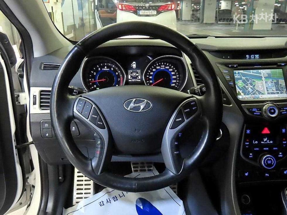 Hyundai Avante — miniaturë 8