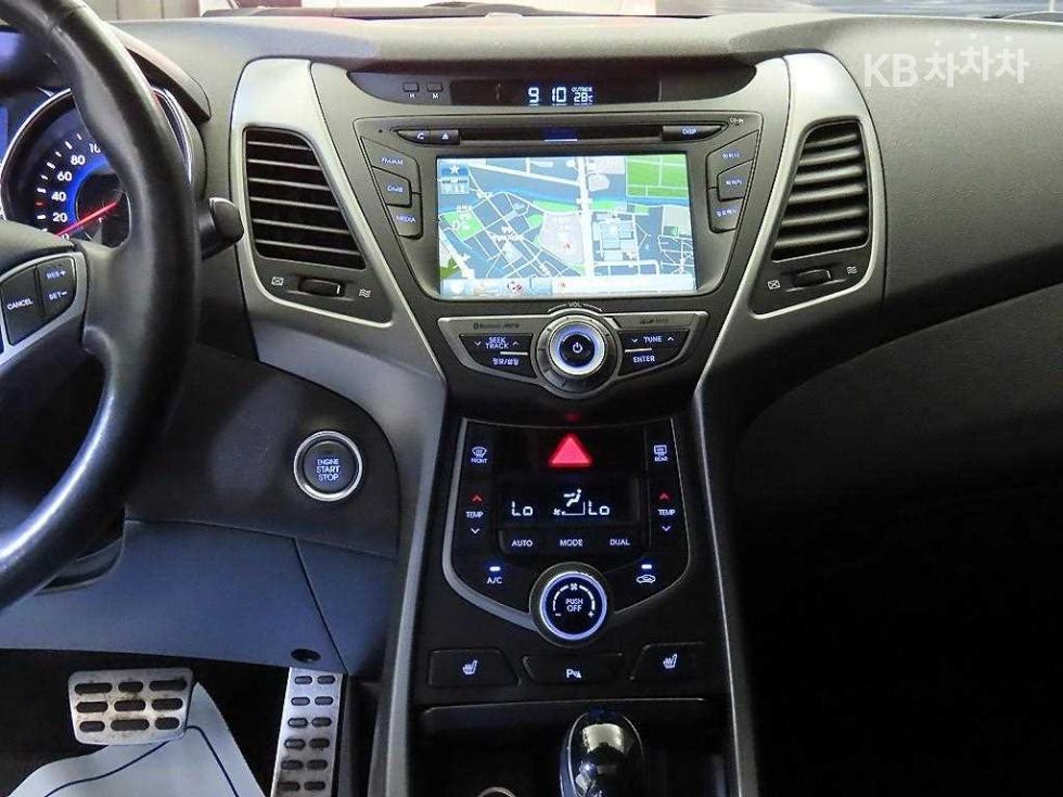 Hyundai Avante — miniaturë 11