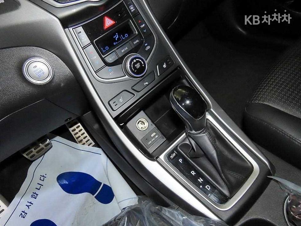 Hyundai Avante — miniaturë 12
