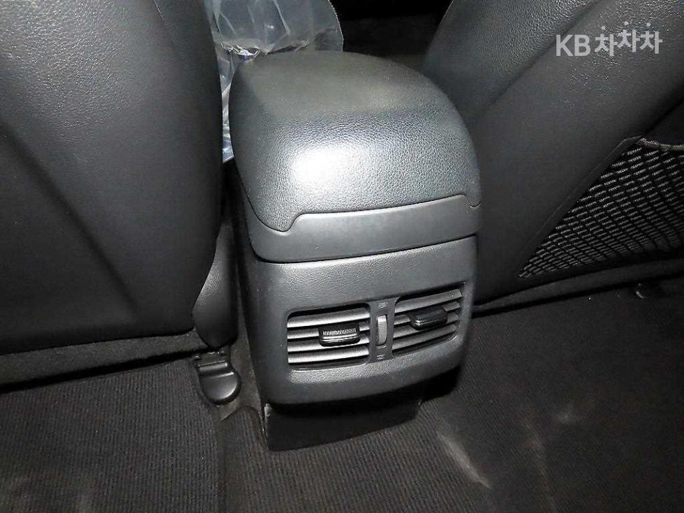 Hyundai Avante — miniaturë 16