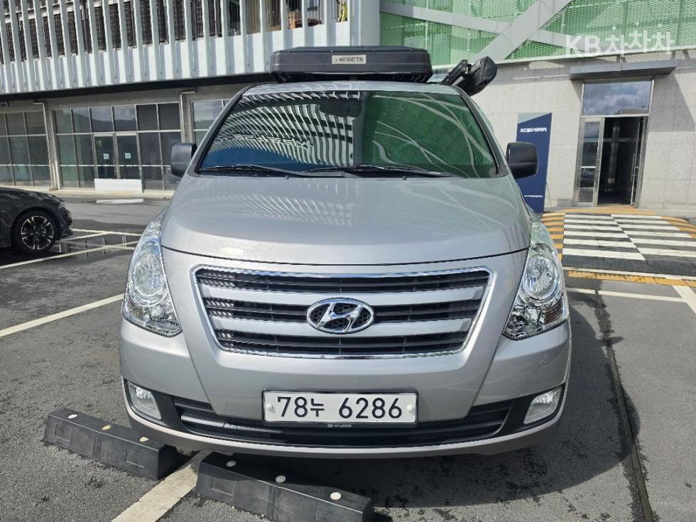 Hyundai Grand Starex
