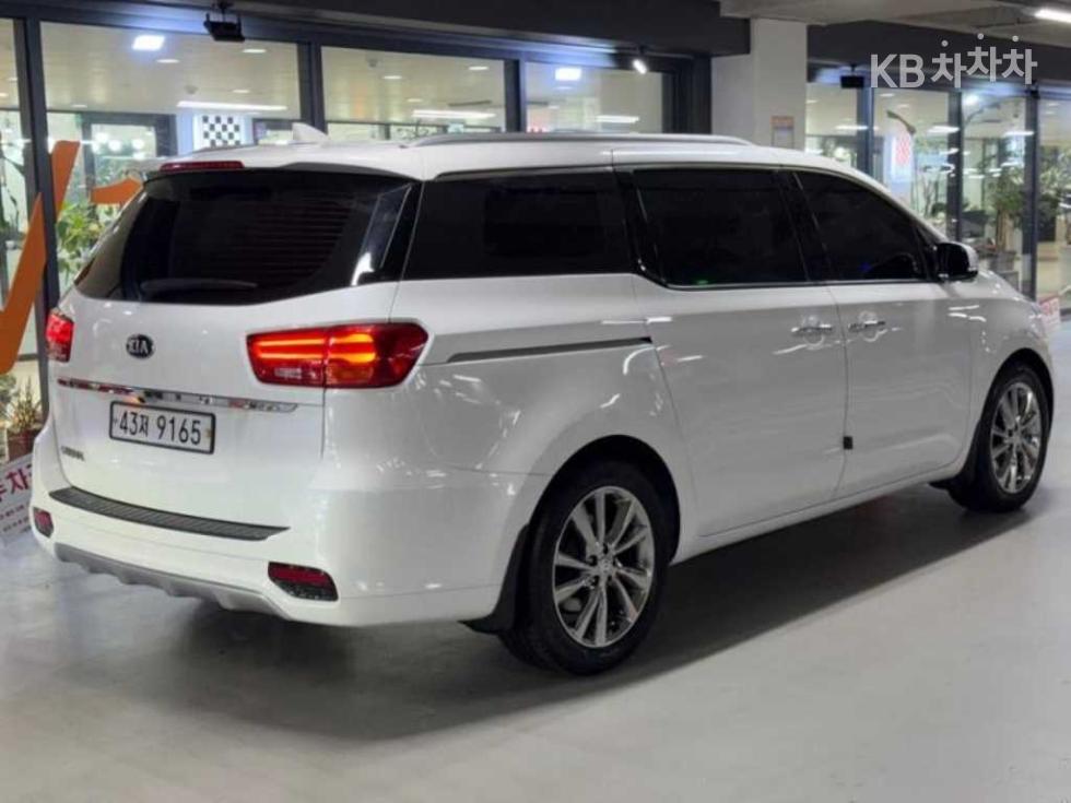 Kia Carnival PRESTIGE — фото 4