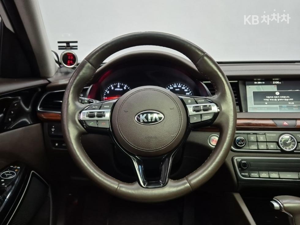 Kia K7 — miniaturë 9