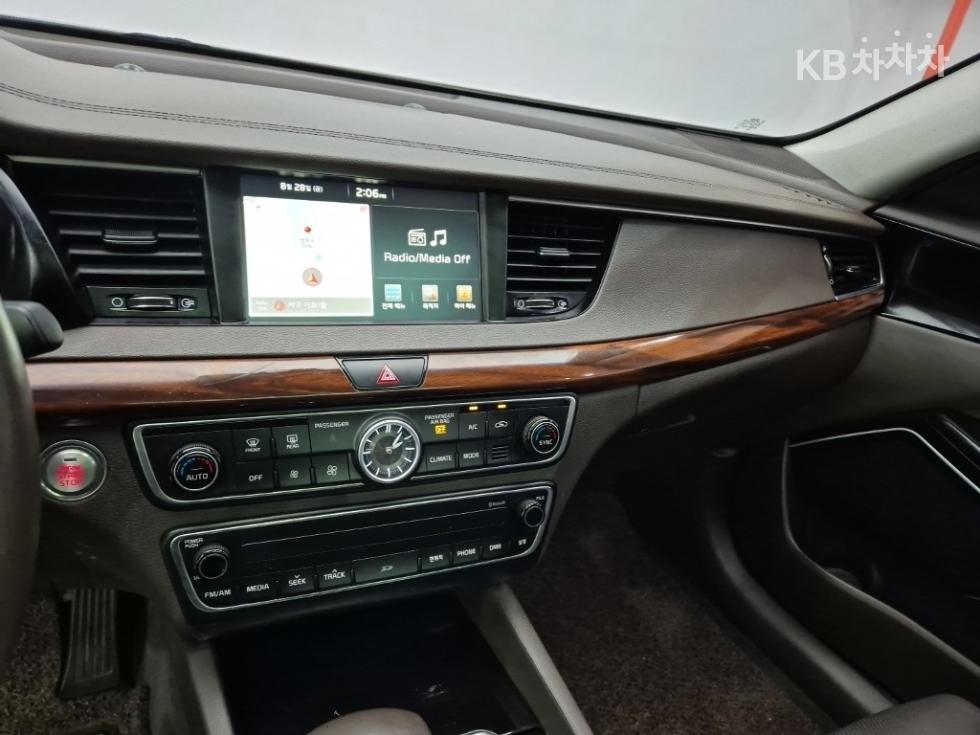 Kia K7 — miniaturë 10