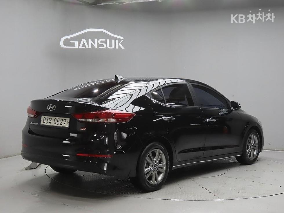 Hyundai Avante — miniaturë 4