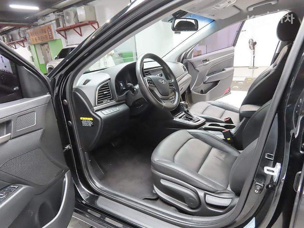 Hyundai Avante — miniaturë 12