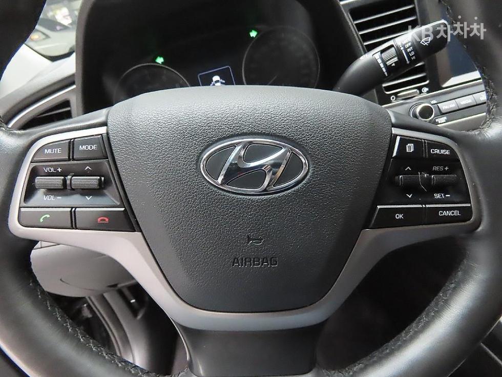 Hyundai Avante — miniaturë 17
