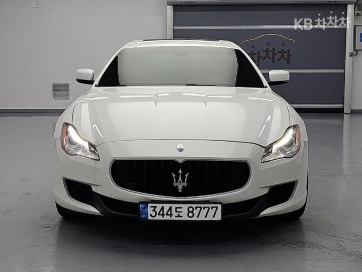 Maserati Quattroporte — miniaturë 2