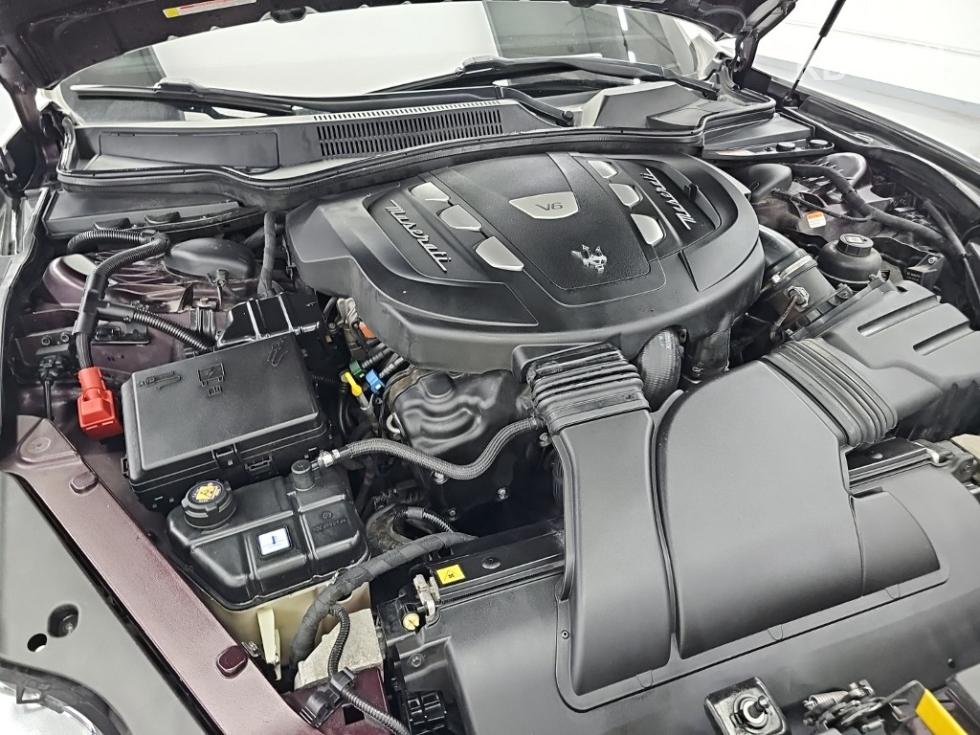 Maserati Quattroporte — miniaturë 5