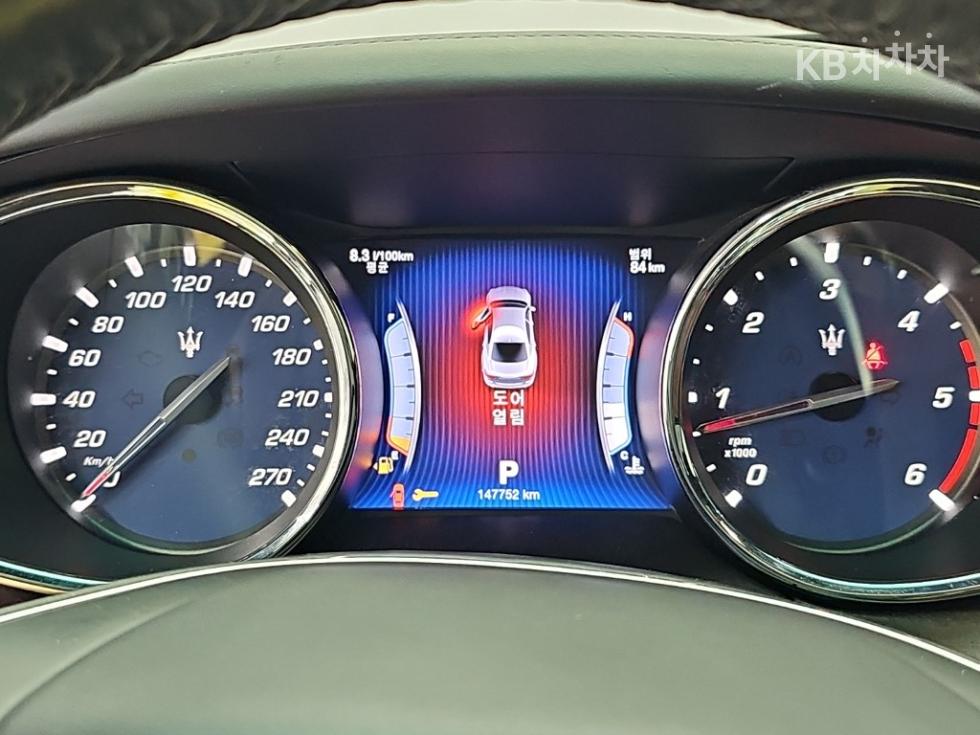 Maserati Quattroporte — miniaturë 6