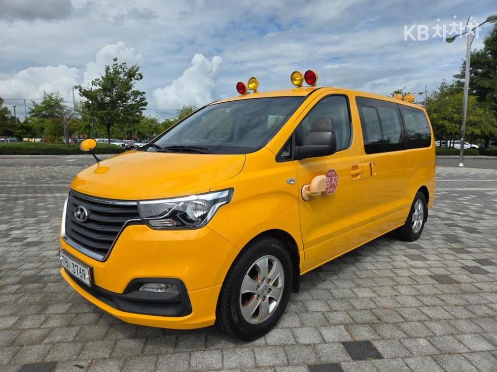 Hyundai Starex LPi 어린이보호차 12인승 — foto 1