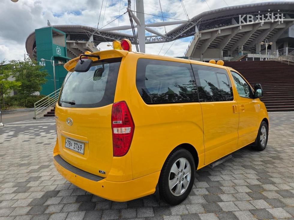 Hyundai Starex — miniaturë 4