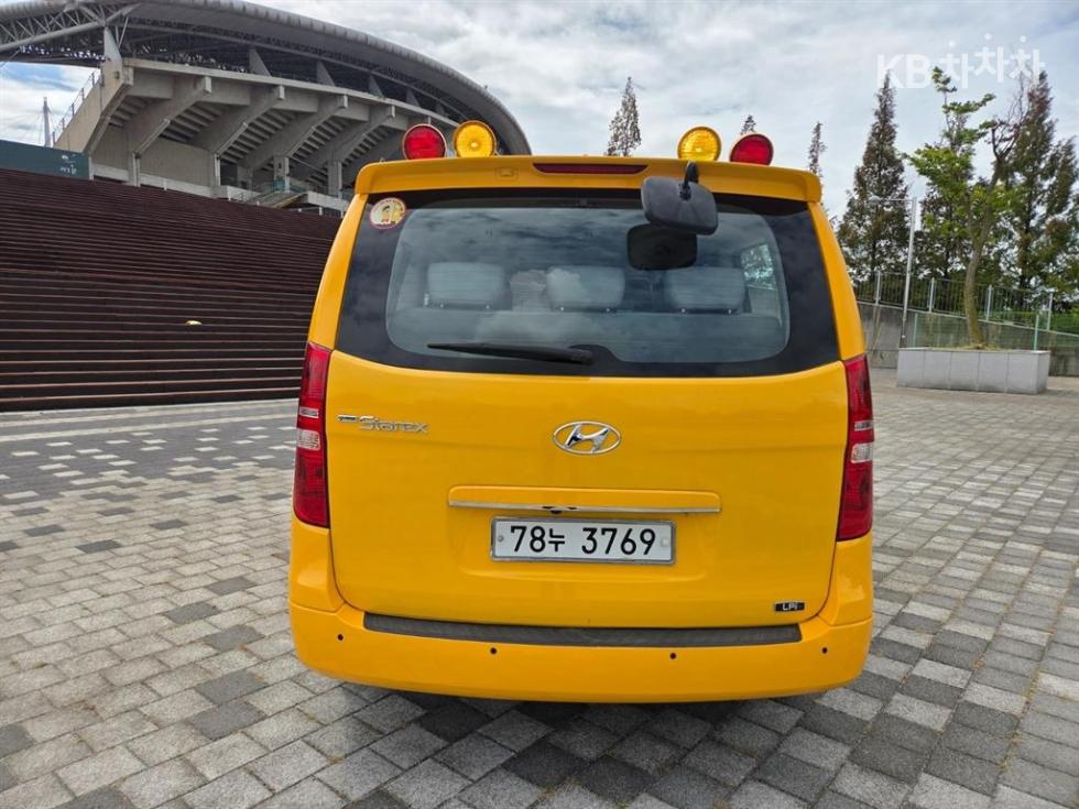 Hyundai Starex — miniaturë 5