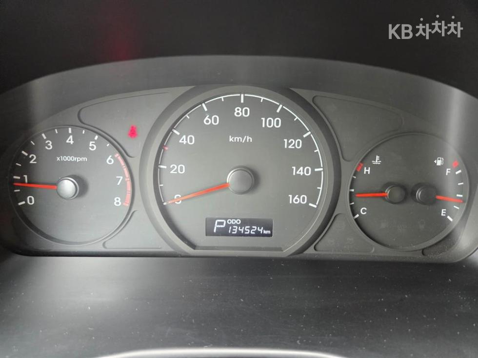Hyundai Starex — miniaturë 15