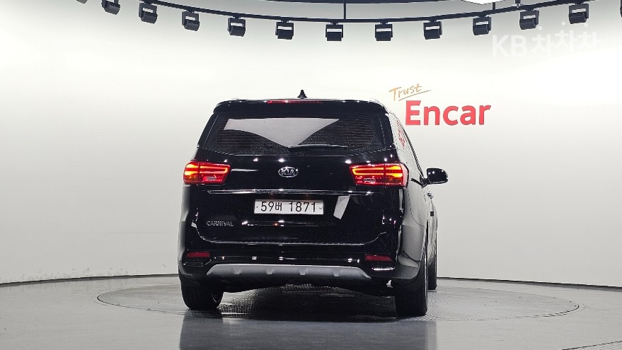 Kia Carnival — miniaturë 4