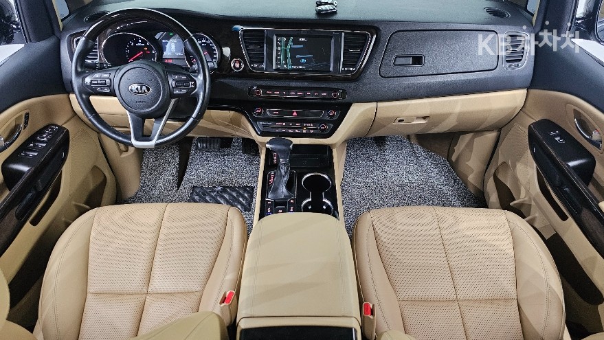 Kia Carnival — miniaturë 7