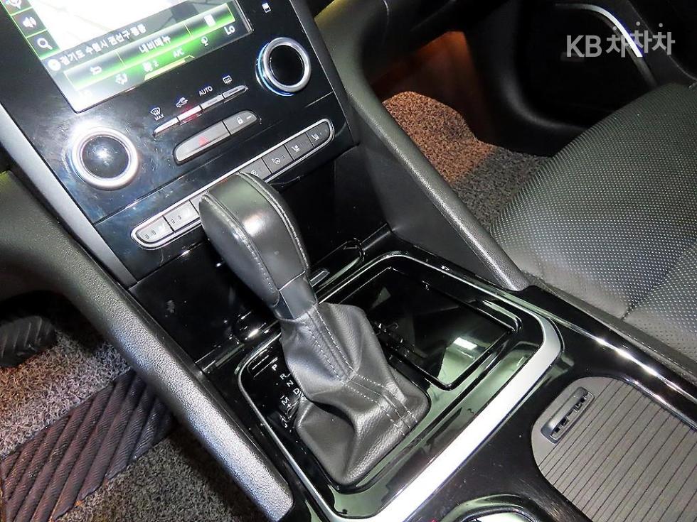 Renault SM6 — miniaturë 12