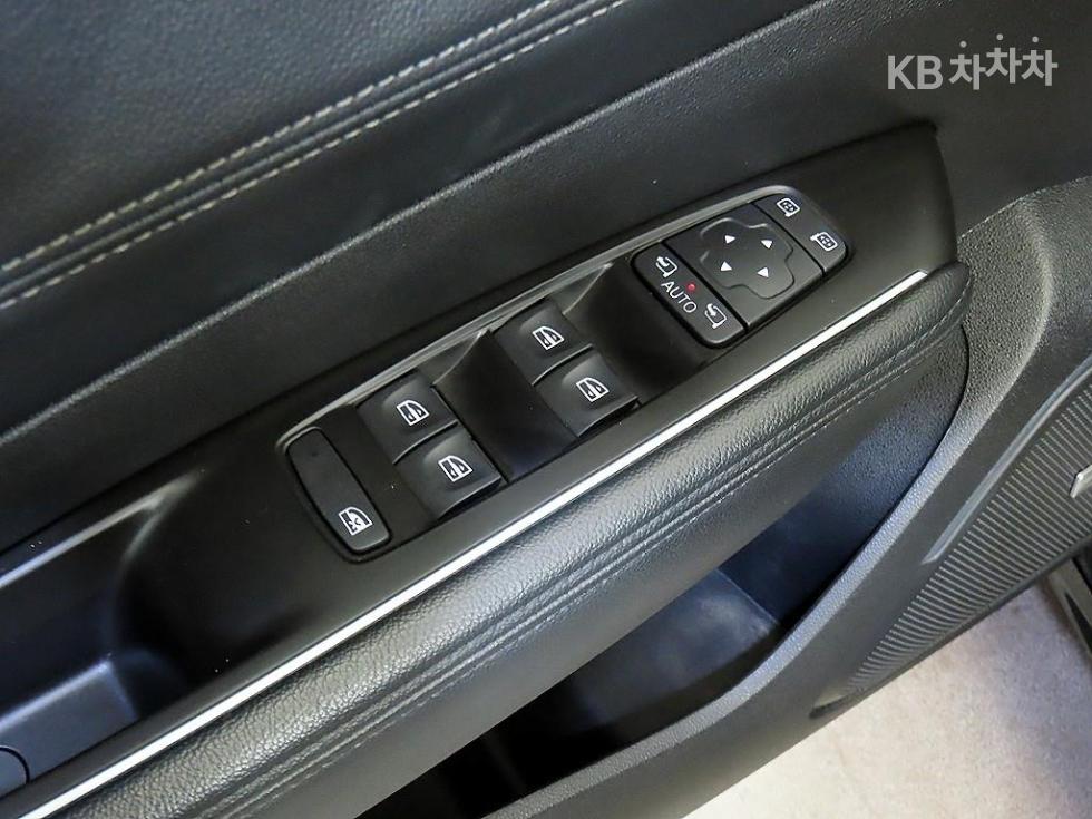 Renault SM6 — miniaturë 13