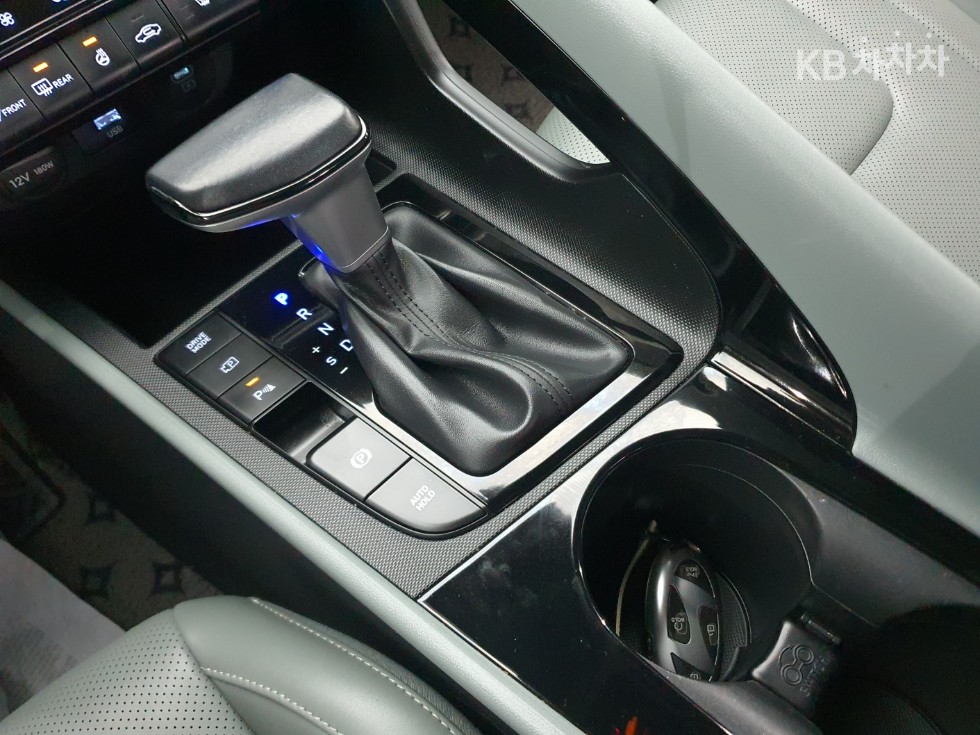 Hyundai Avante — miniaturë 11