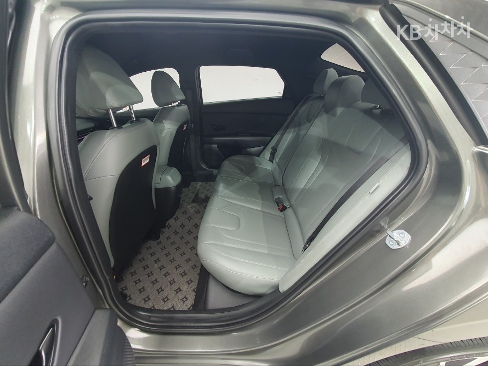 Hyundai Avante — miniaturë 13