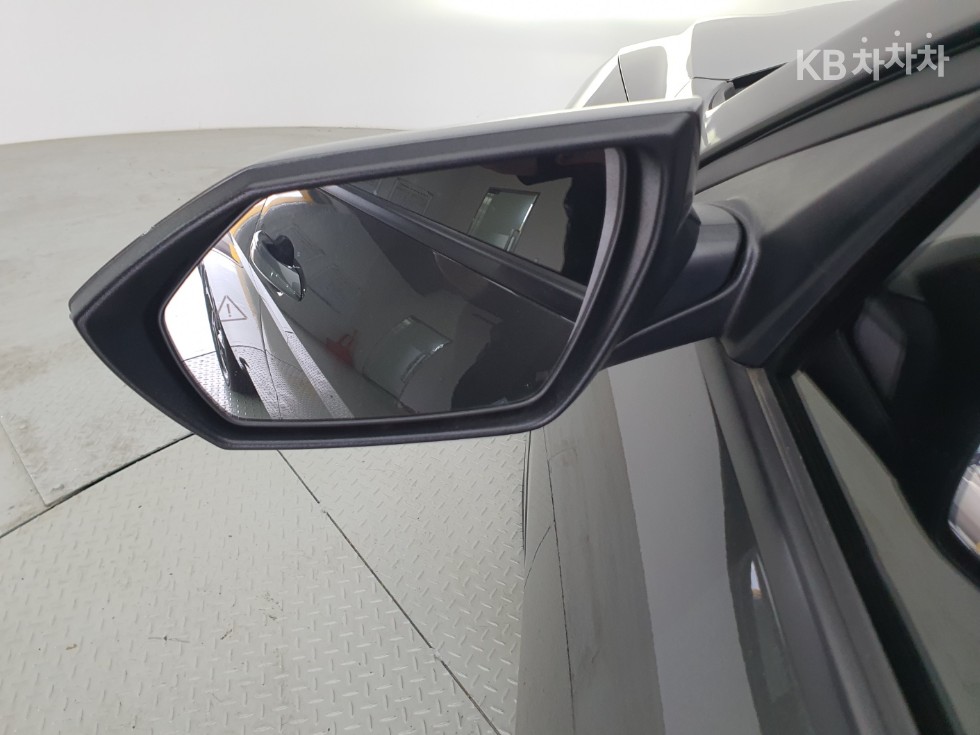 Hyundai Avante — miniaturë 16