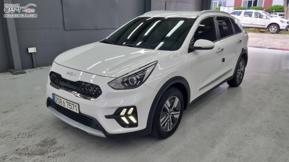 كيا نيرو