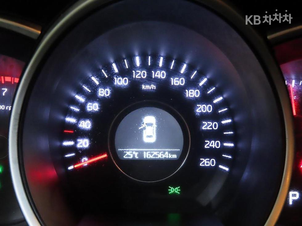Kia K5 — miniaturë 9